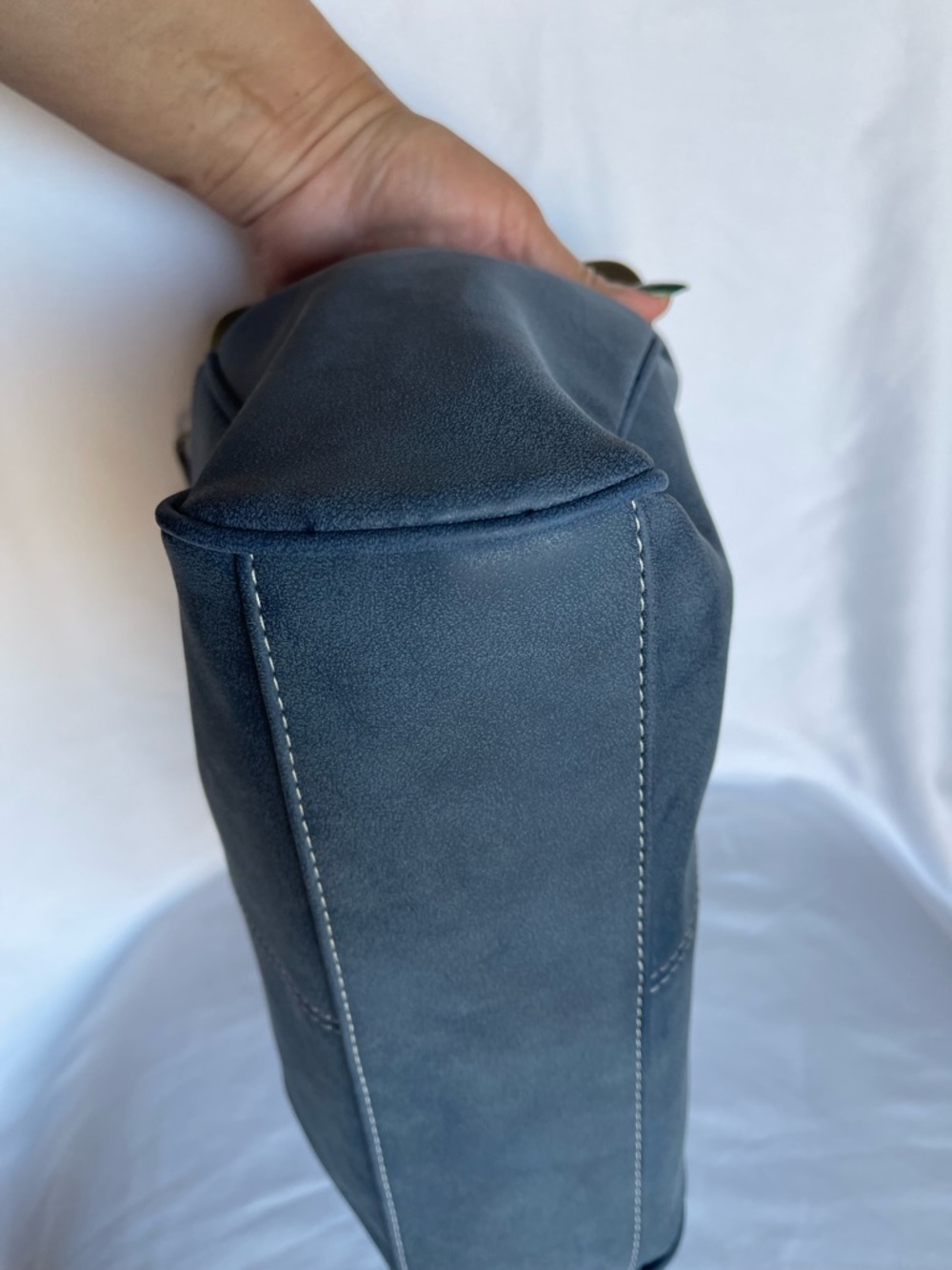 Vintage-Inspired Blue Suede Satchel - Picture 6 of 8